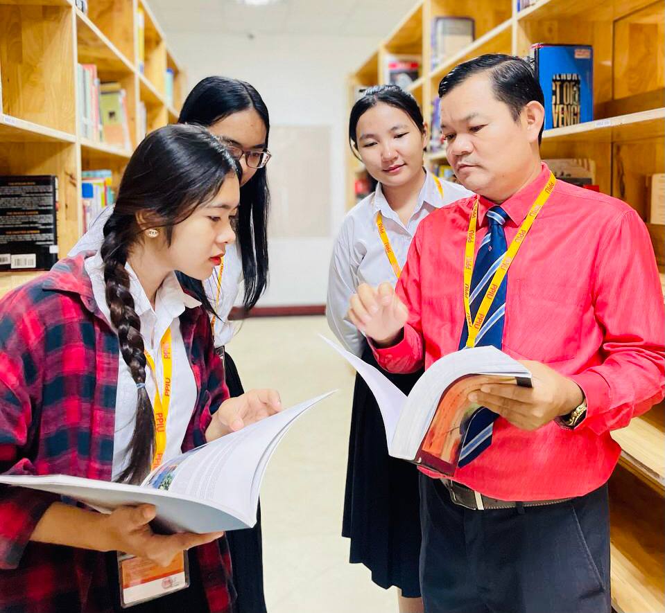 金边国际大学学术单位内景,教学与办公区域